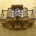 Escudo y balcón nobiliario en Calaceite