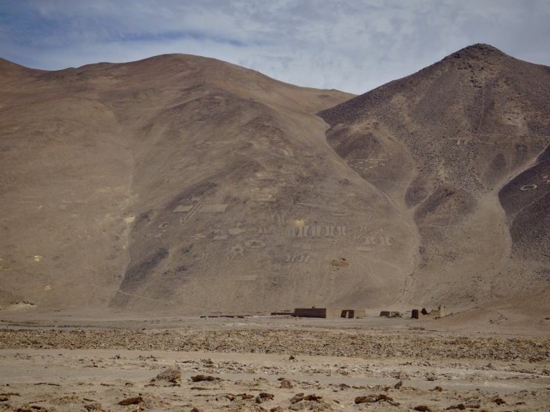 Geoglifos en Cerro Pintados
