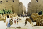 Ávenida en el tempo de Karnak
