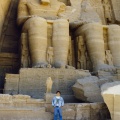 Javi, minusculo, en Abu Simbel