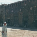 Pili vestida para la ocasión en la mezquita de Alepo