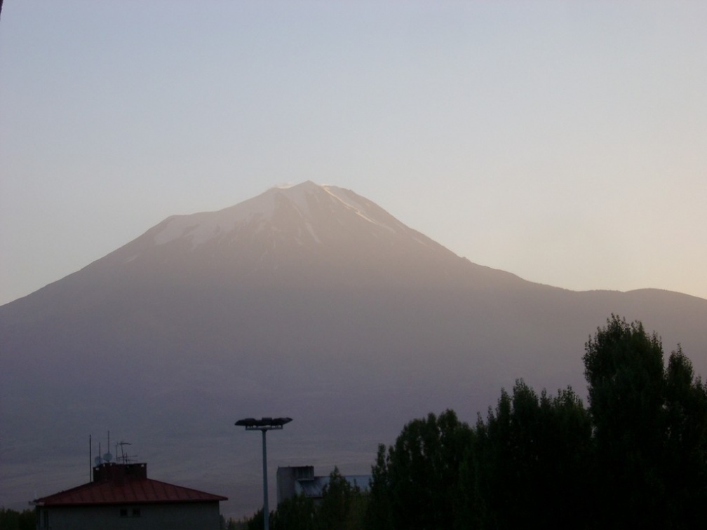 Monte Ararat desde  Doğubeyazıt